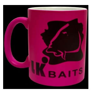 LK Baits Hrnek neonová růžová černé logo